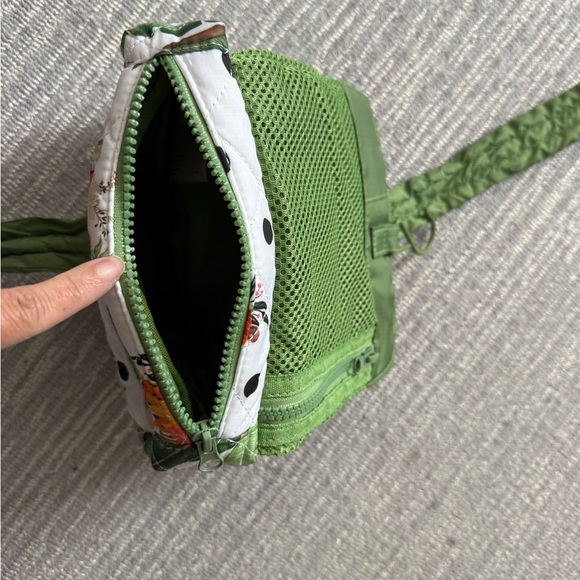 Farm Rio Hanging Travel Bag - Picture 3 of 3